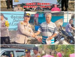 Polsek Sungai Selan, Kapolsek Iptu Sugiyanto SH Secara Langsung Turun Ke Jalan Bagi-bagi Takjil Menjelang Berbuka Puasa Kepada Masyarakat